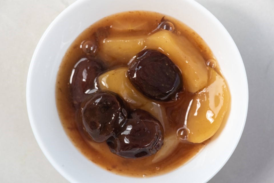 לפתן תפוחים ושזיפים